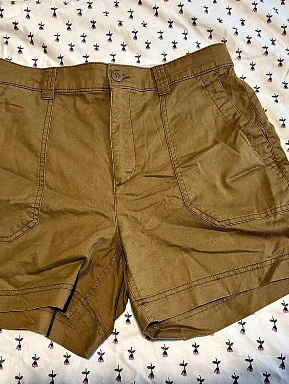 Old Navy High-Rise OG Chino Shorts in Brown Size Large